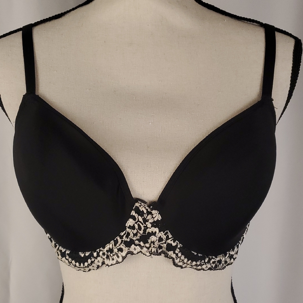 Black Lace Bra with Underwire Support and Demi-Cup Design